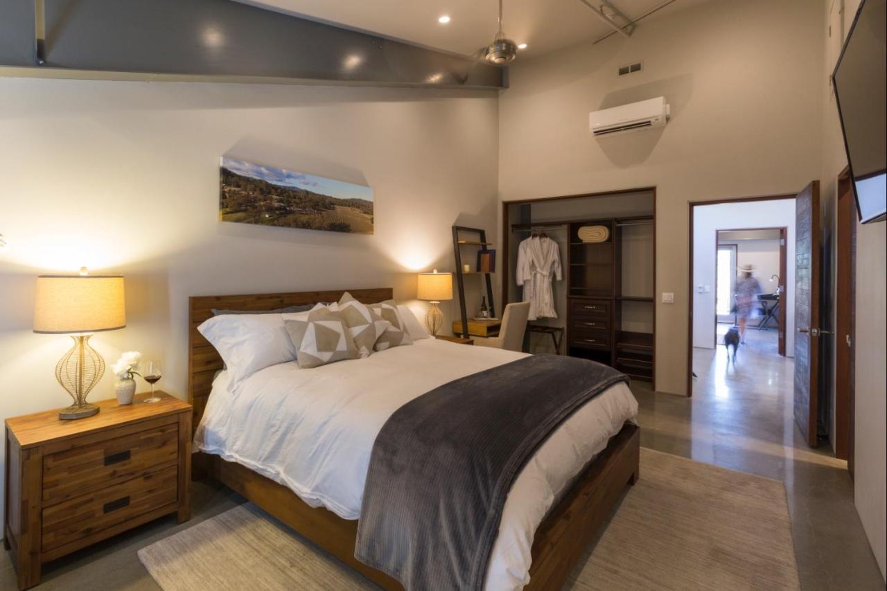 Bed And Barrel At Stonehouse Cellars Bed & Breakfast Clearlake Oaks Ngoại thất bức ảnh